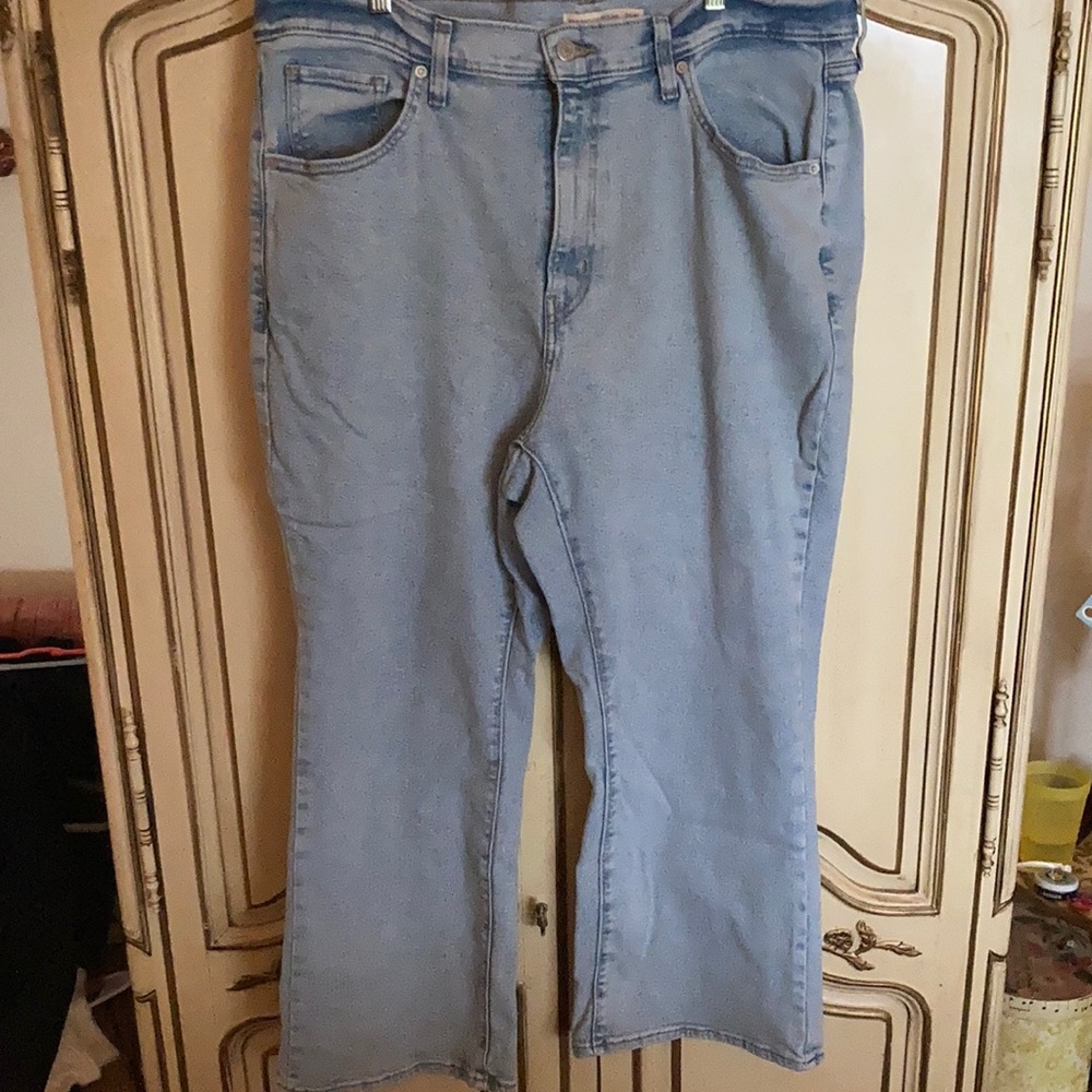 COPY - High waist cropped flare jeans Levi’s 16w